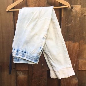 Tight ankle stretch jeans